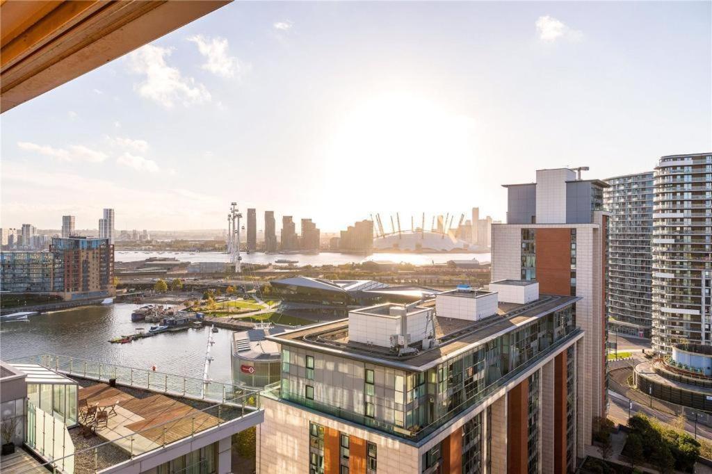 Two Bedroom Apartment - London Excel Stays Ngoại thất bức ảnh