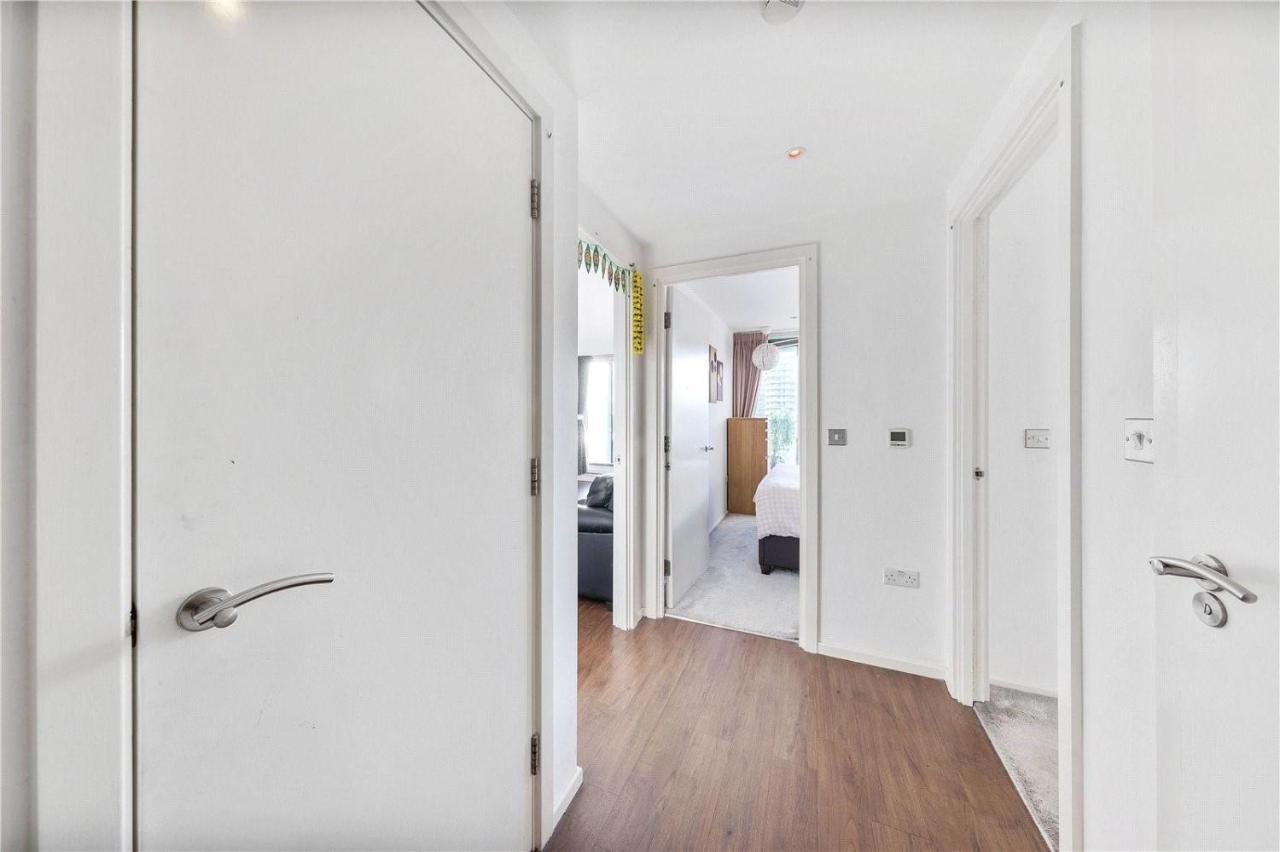Two Bedroom Apartment - London Excel Stays Ngoại thất bức ảnh